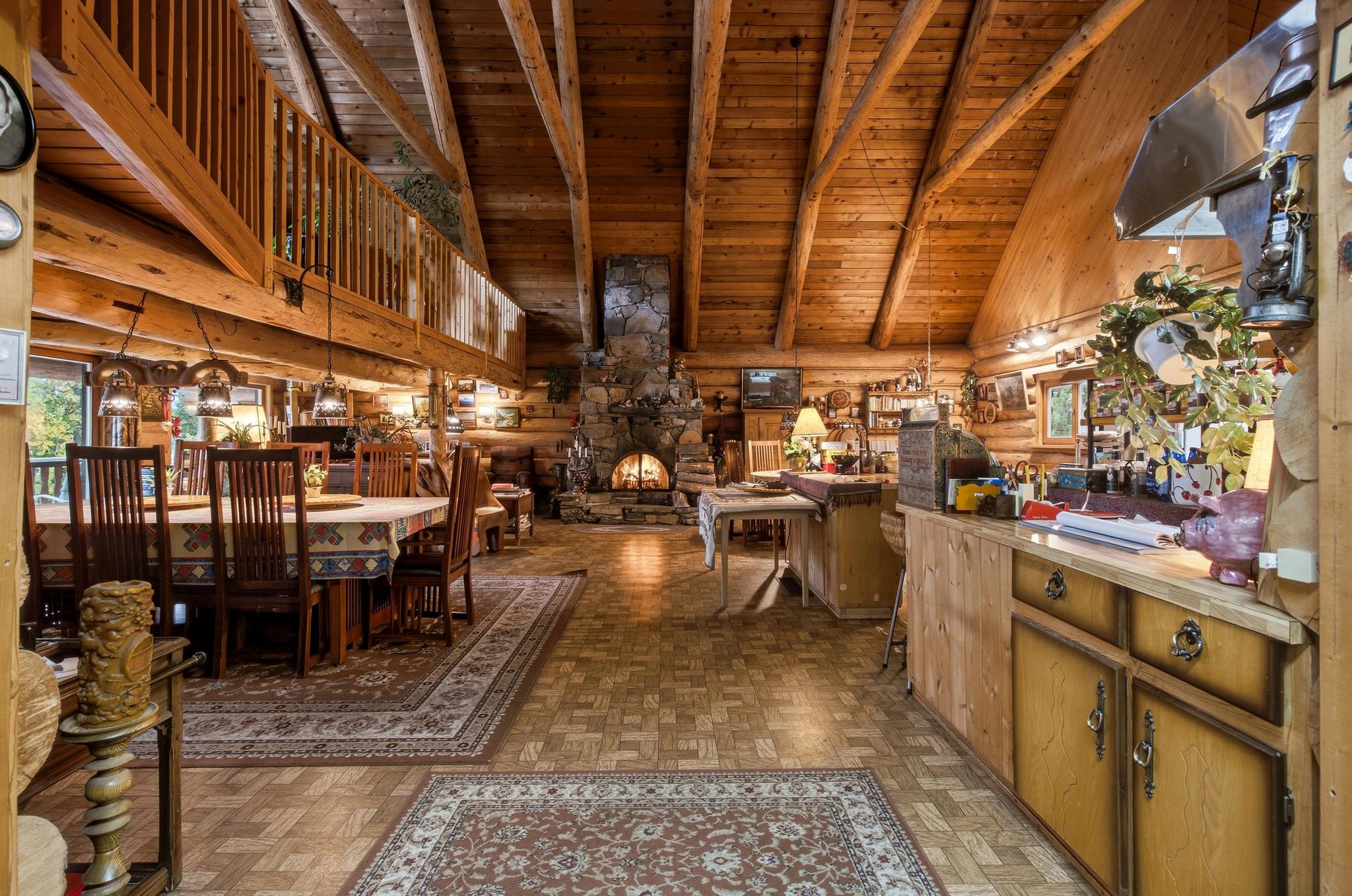 Lodge Inside 