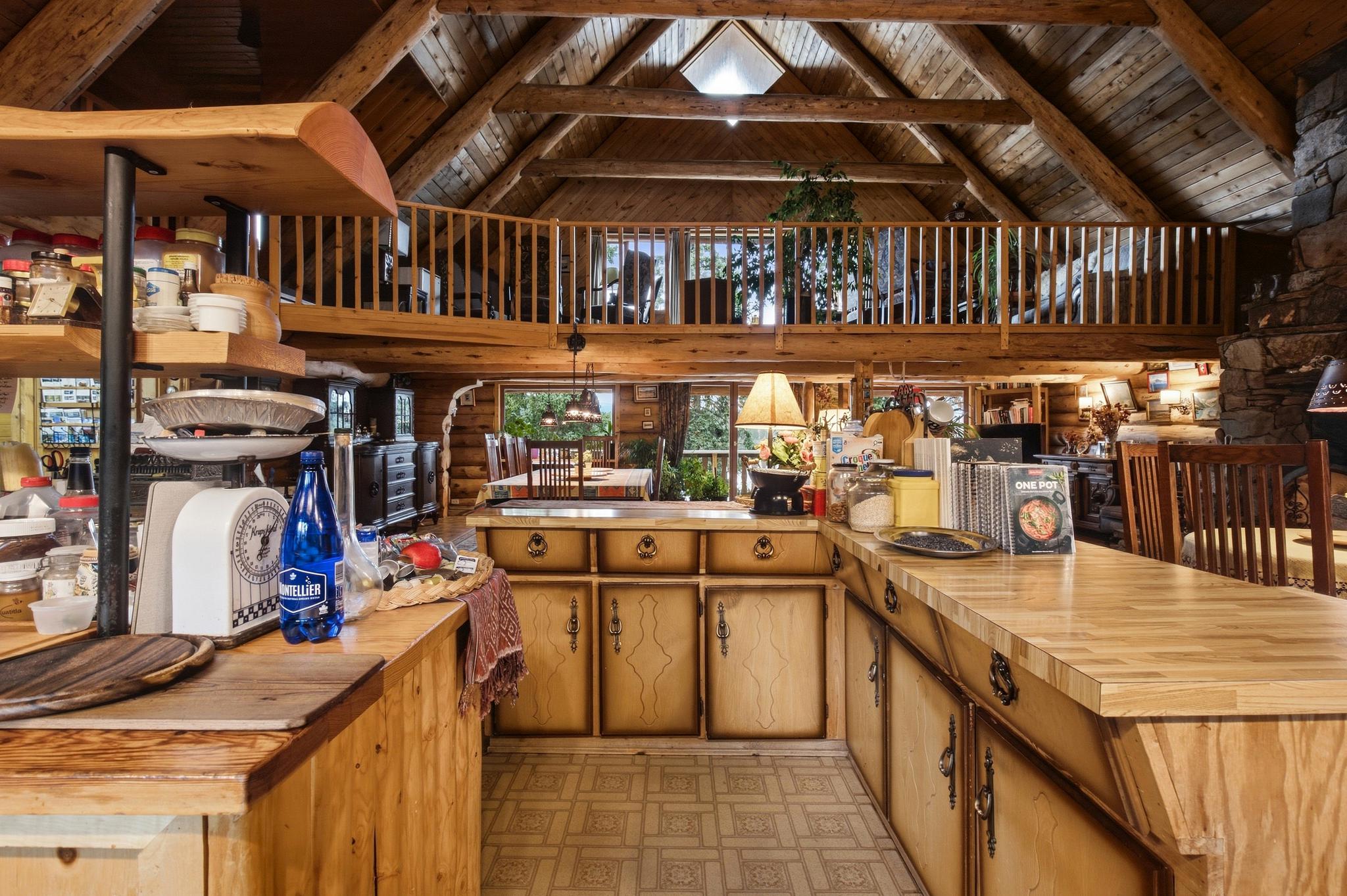 Lodge Inside 