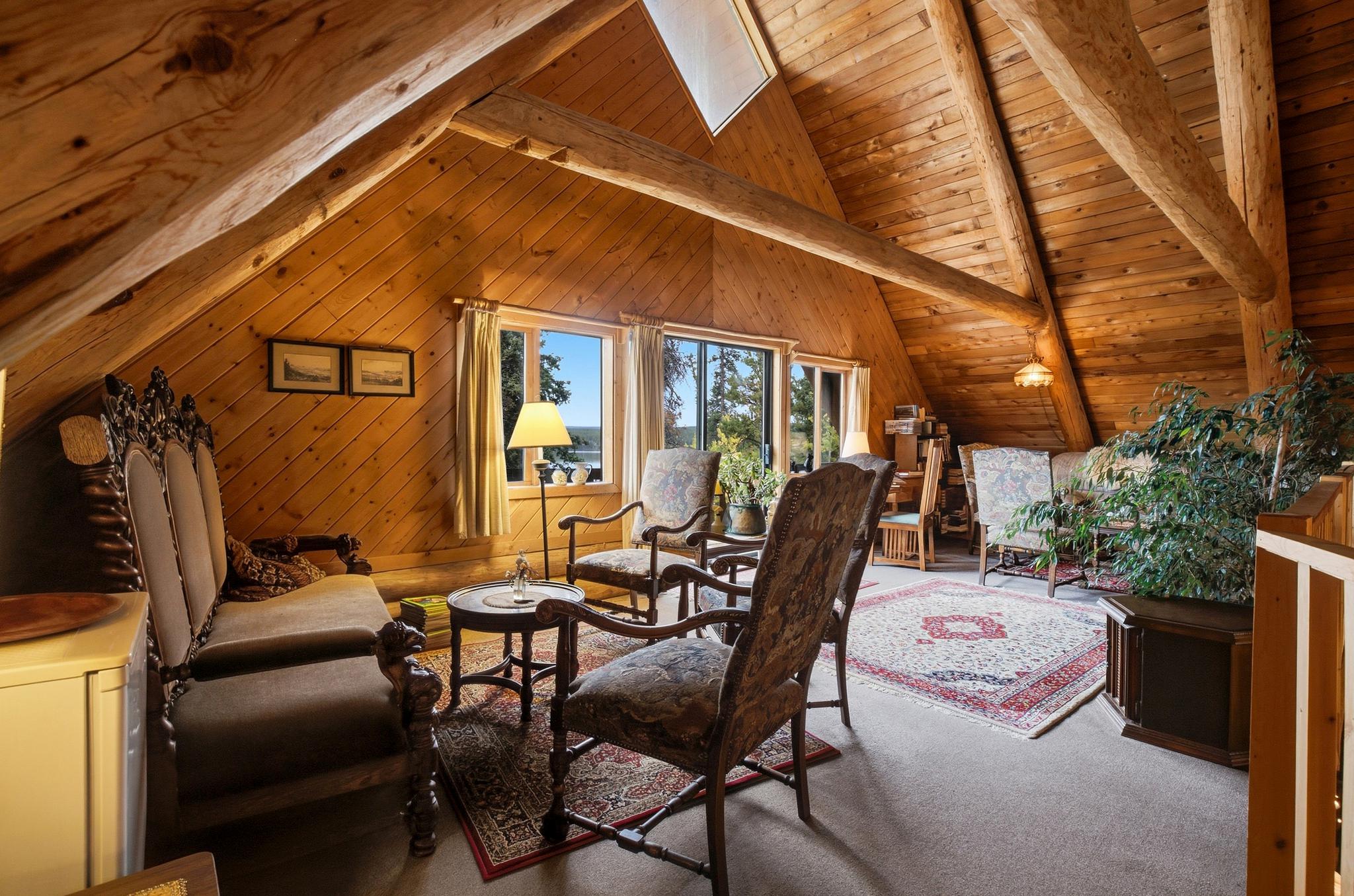 Lodge Inside 