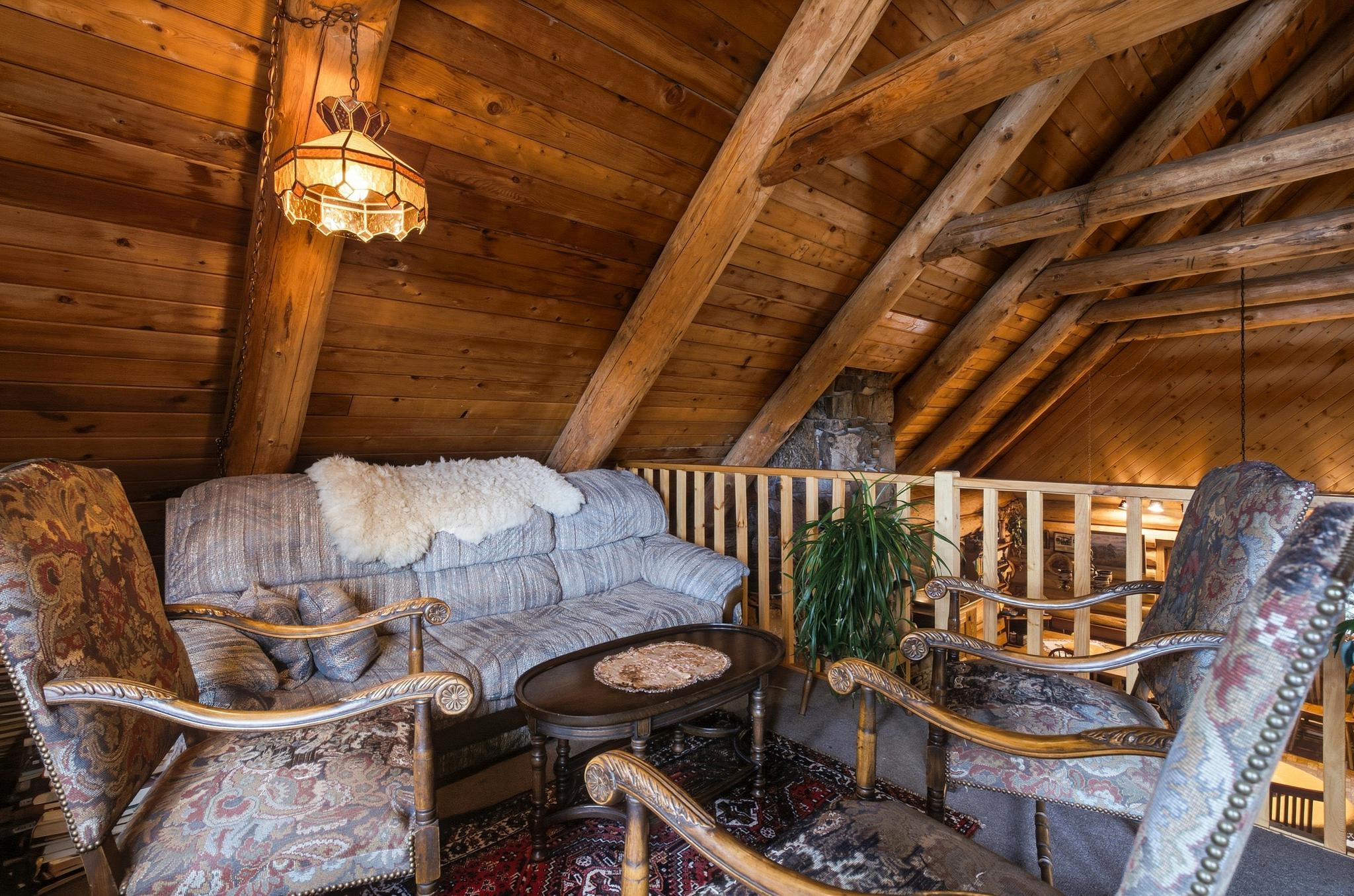 Lodge Inside 