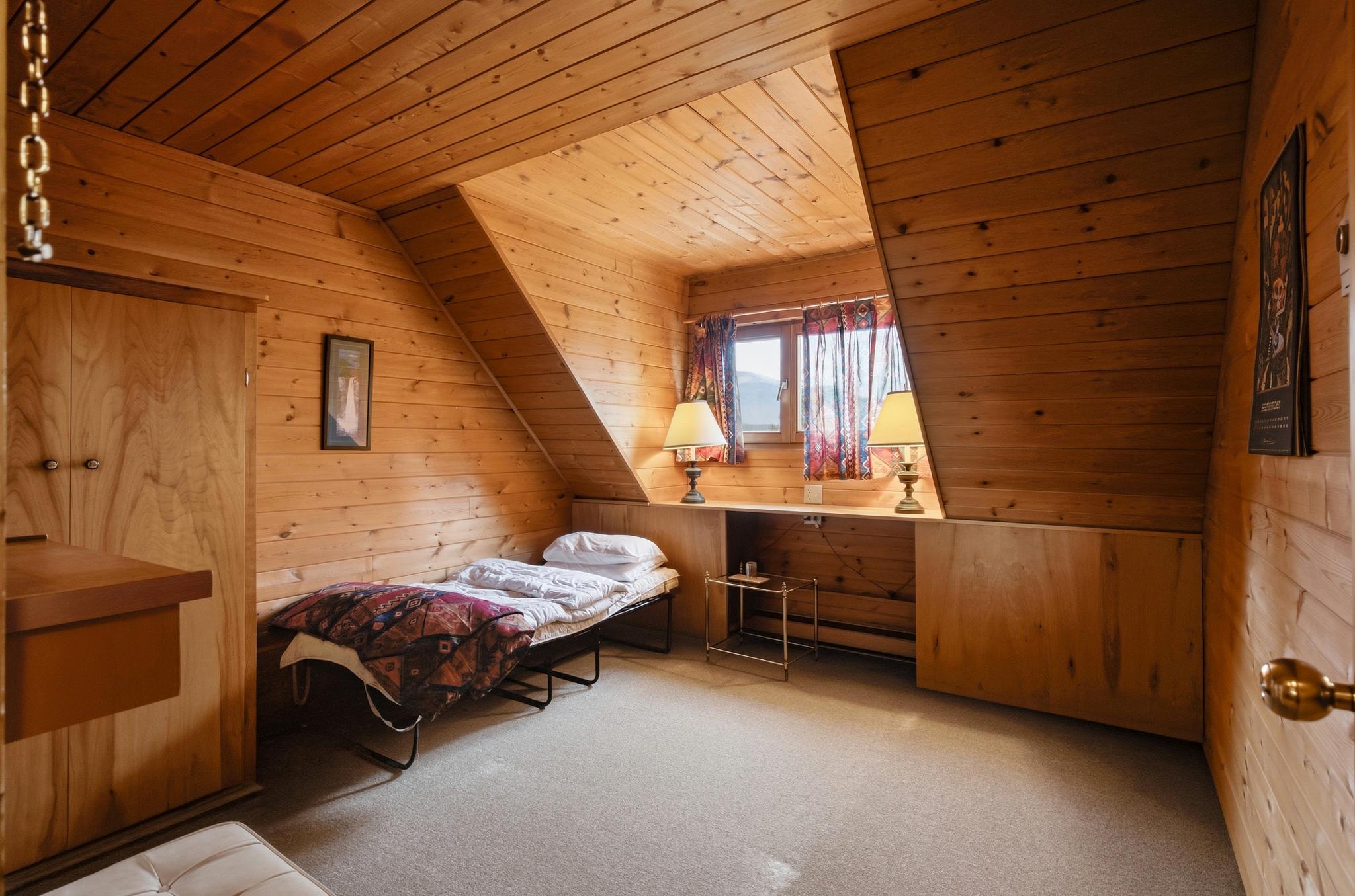 Lodge Inside 