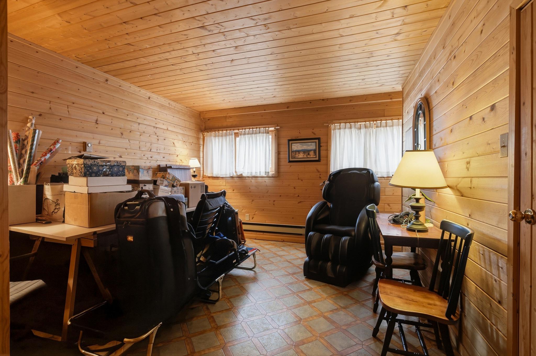 Lodge Inside 