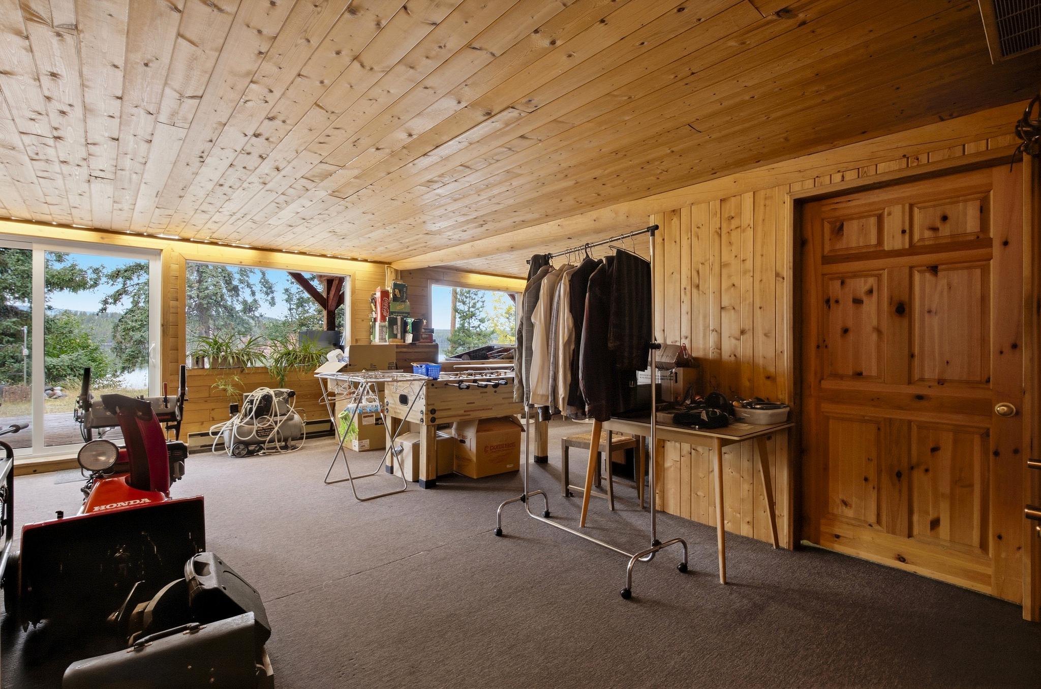 Lodge Inside 