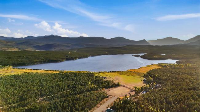 TERRA NOSTRA GUEST RANCH Resort & Guest Ranch | 71.8 Acres Waterfront Lodge & Cabins | 19647 Highway 20, British Columbia V0L 1M0