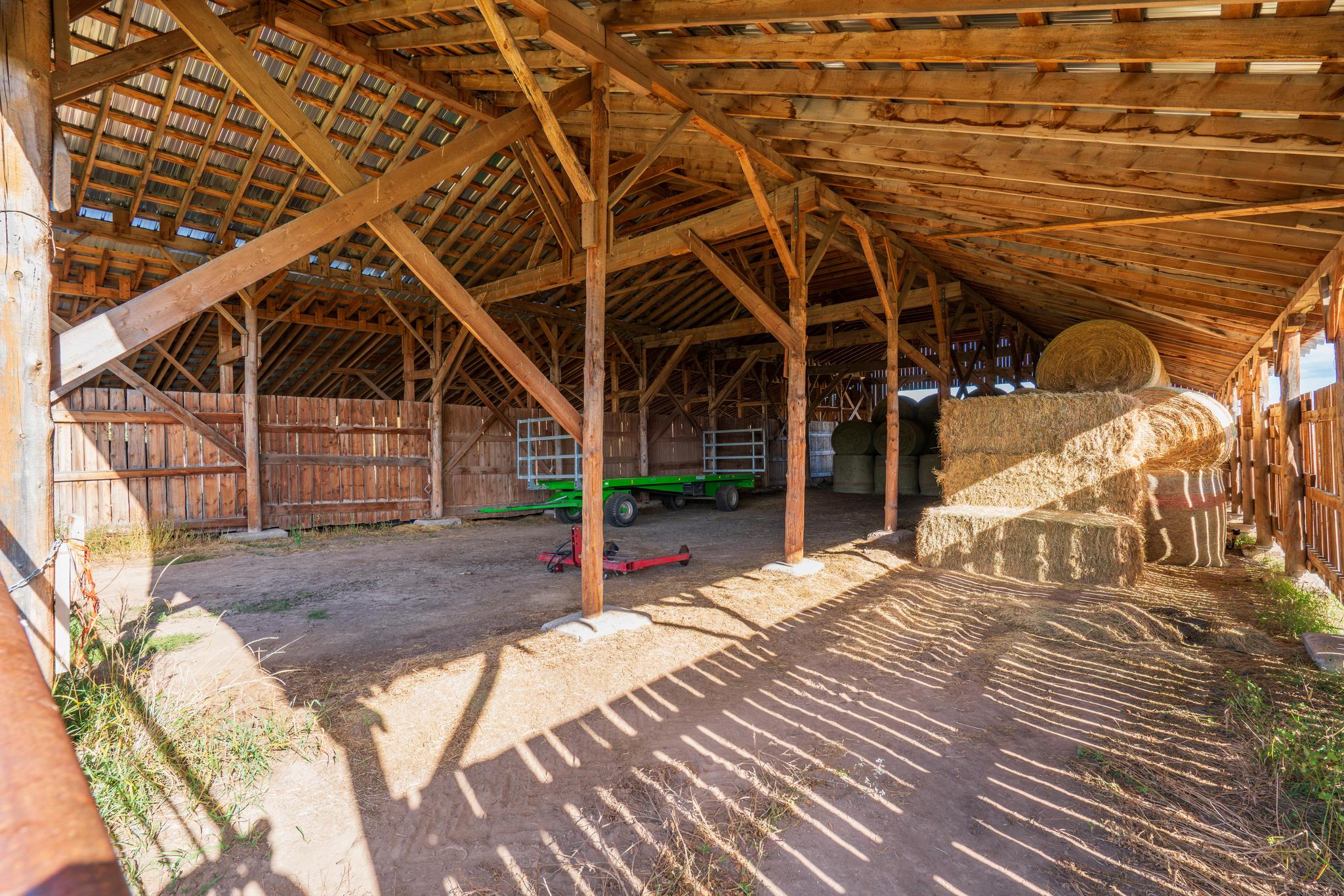 Ranch /Buildings / Infrastructure