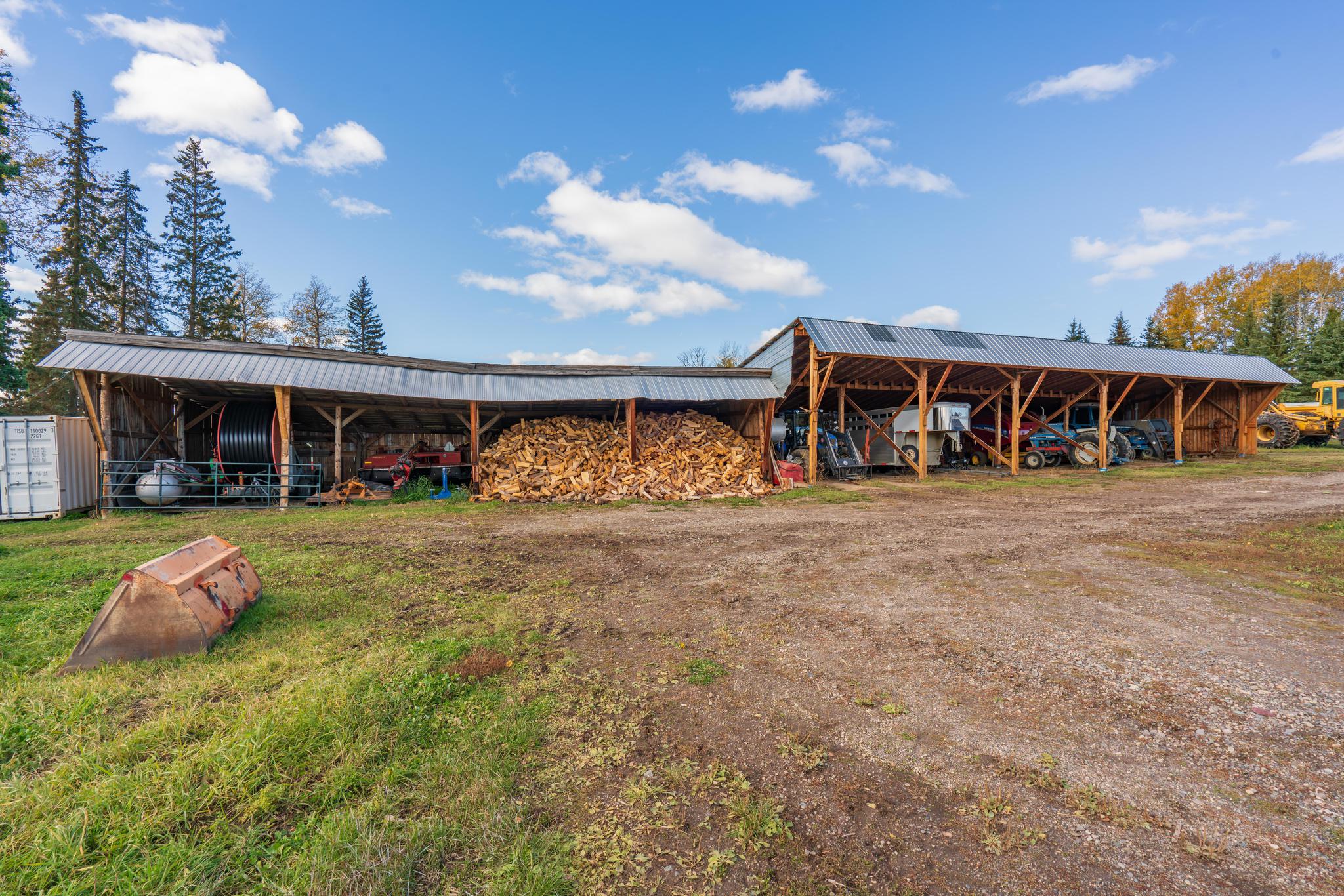 Ranch /Buildings / Infrastructure
