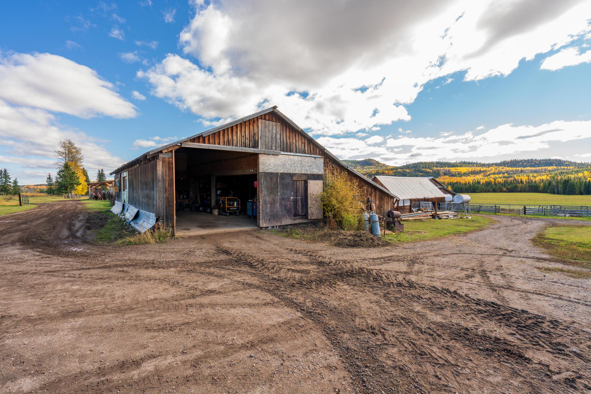 Ranch /Buildings / Infrastructure