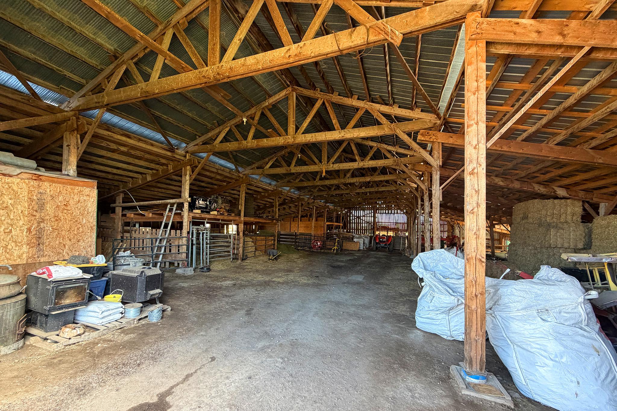 Ranch /Buildings / Infrastructure