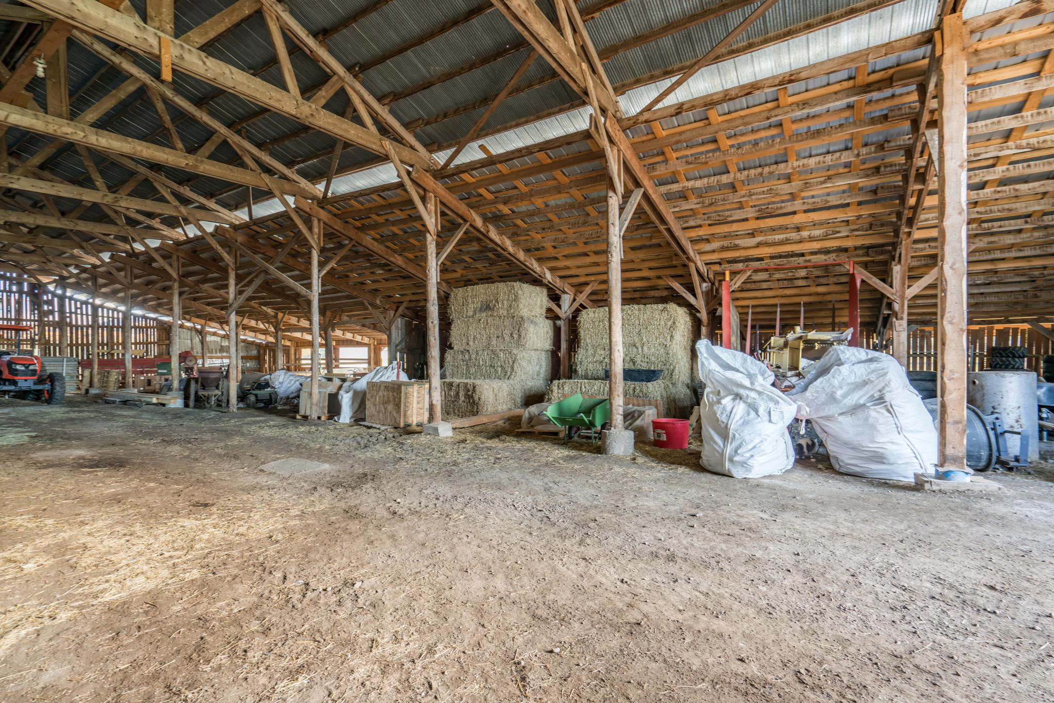 Ranch /Buildings / Infrastructure