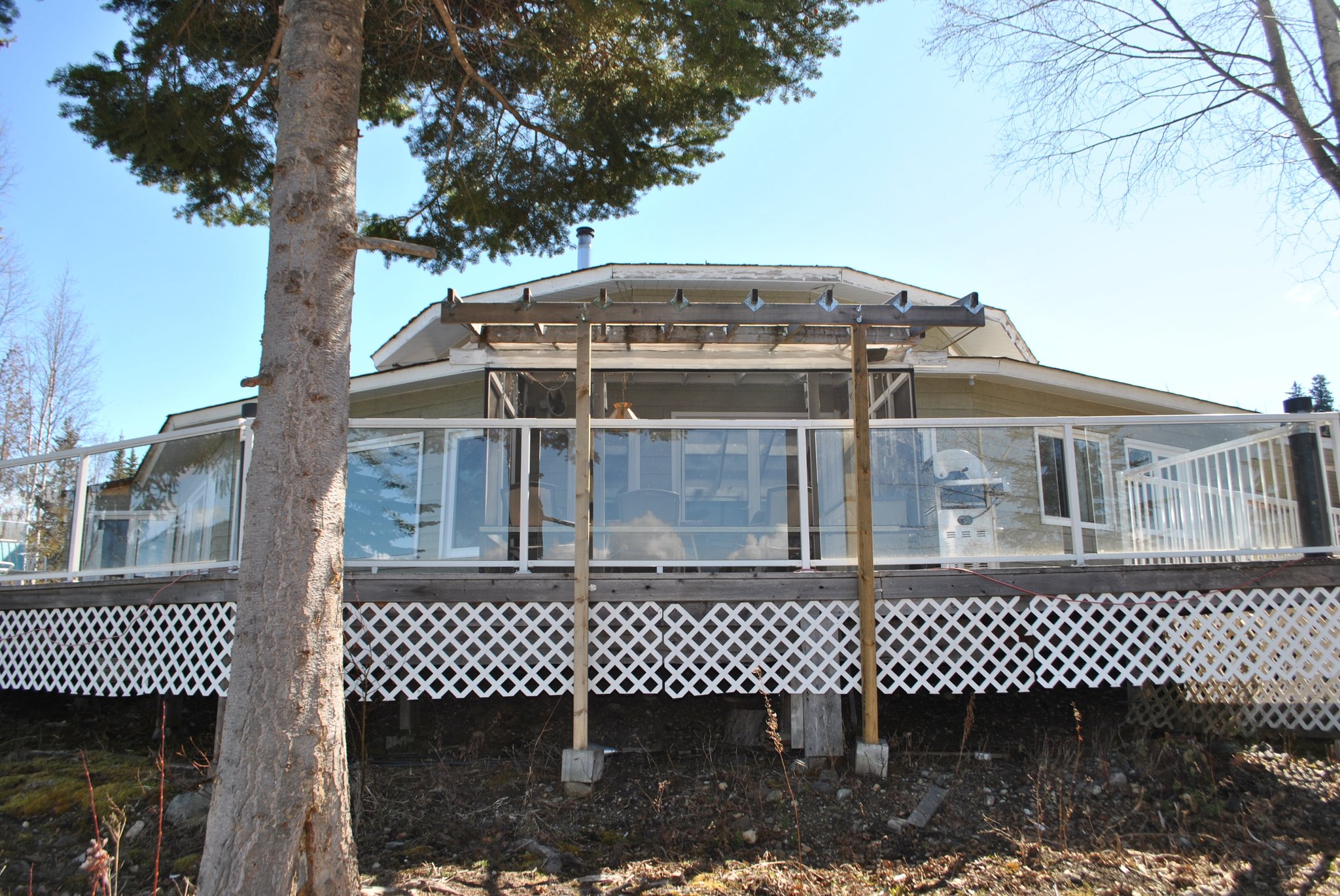 Custom Waterfront Home Acreage on Quesnel Lake