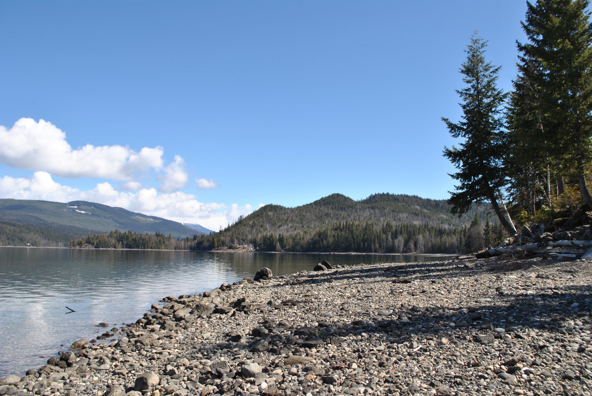Custom Waterfront Home Acreage on Quesnel Lake