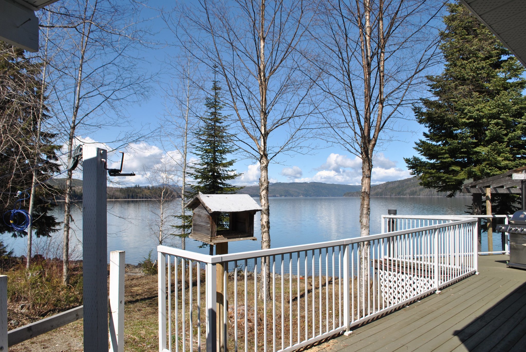 Custom Waterfront Home Acreage on Quesnel Lake