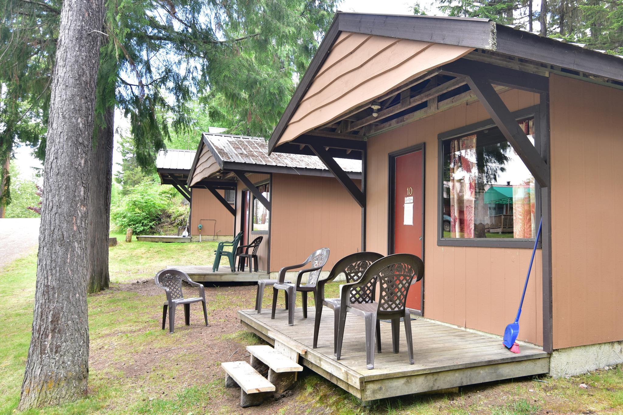 Elysia Resort, Quesnel Lake, 5667 Marshall Creek Road, Horsefly