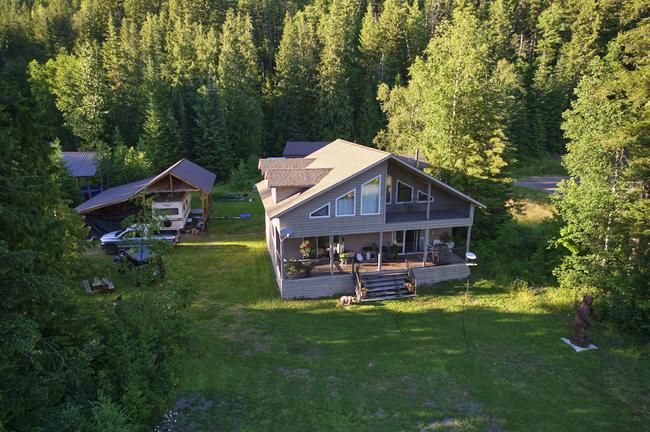 A Home away from Home! A Half Acre Lot with a 2 Bed River-View Home , British Columbia V0L 1N0