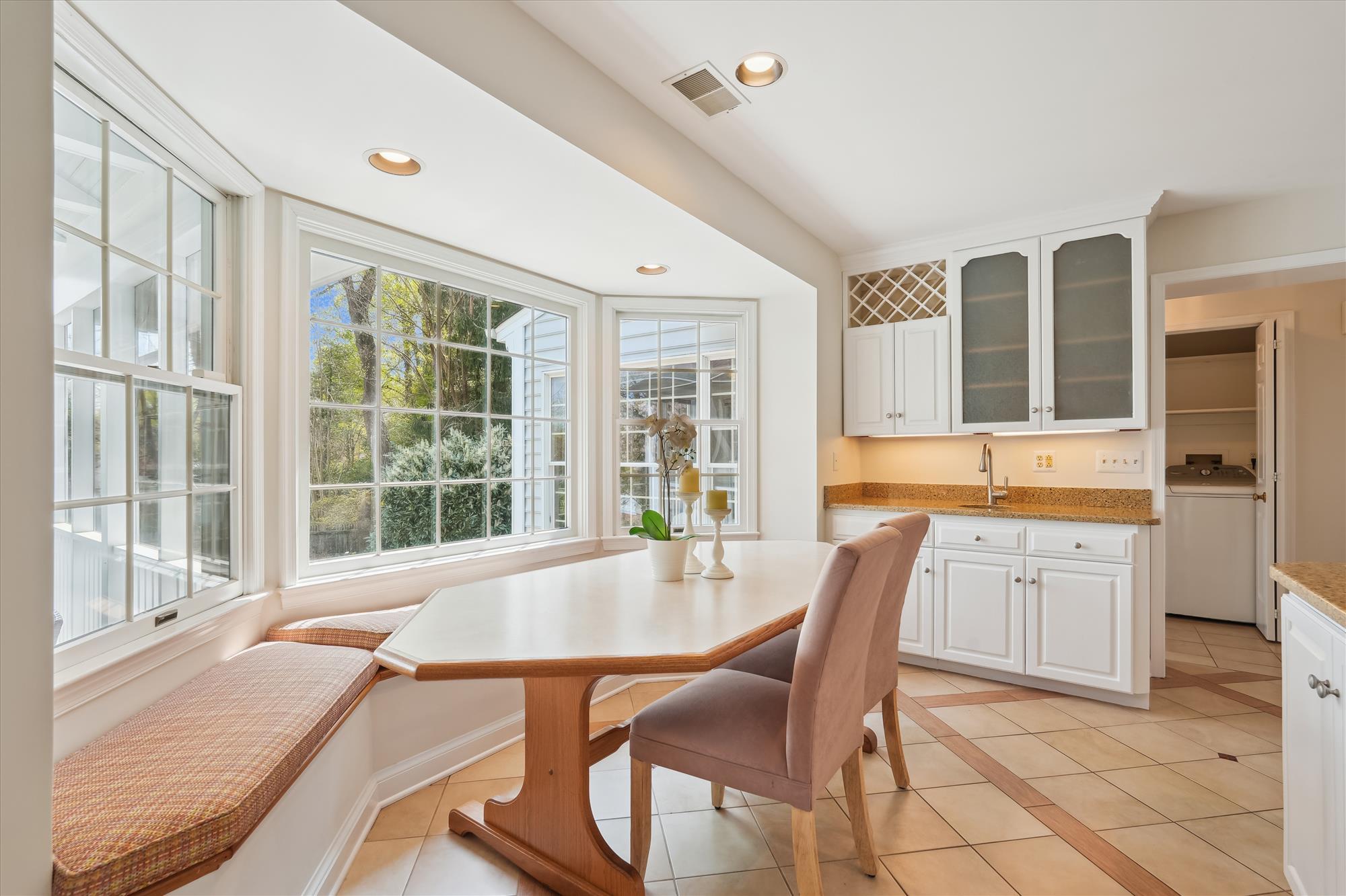 Main Level - Breakfast Nook