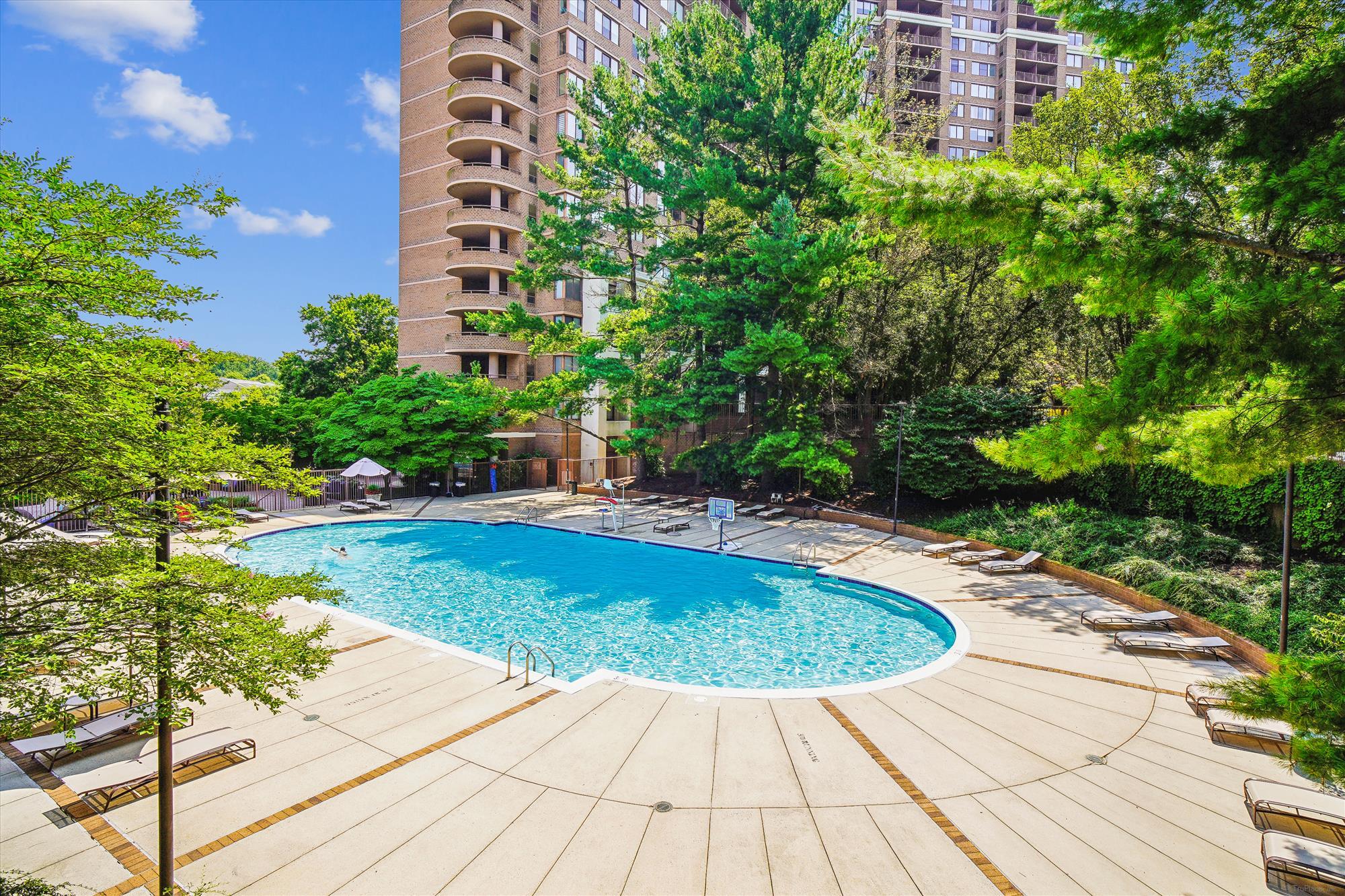 Amenity-Pool