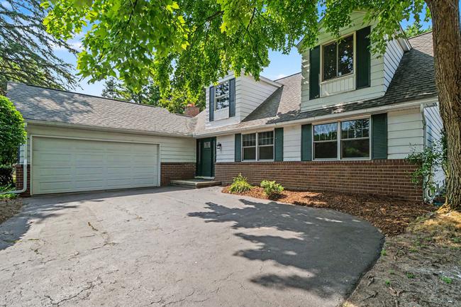 2711 Armstrong Drive,  48360