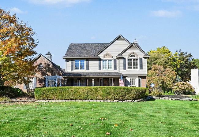 6112 Lake Waldon Drive, MI 48346