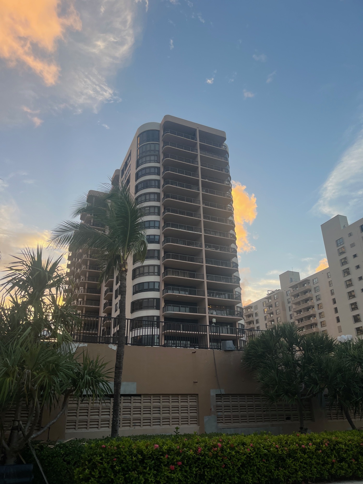 Tiffany of Bal Harbour Condos for sale and rent Luxury Oceanfront