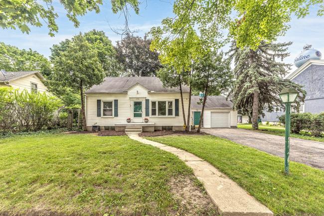 114 E Henry Street 806, MI 48176