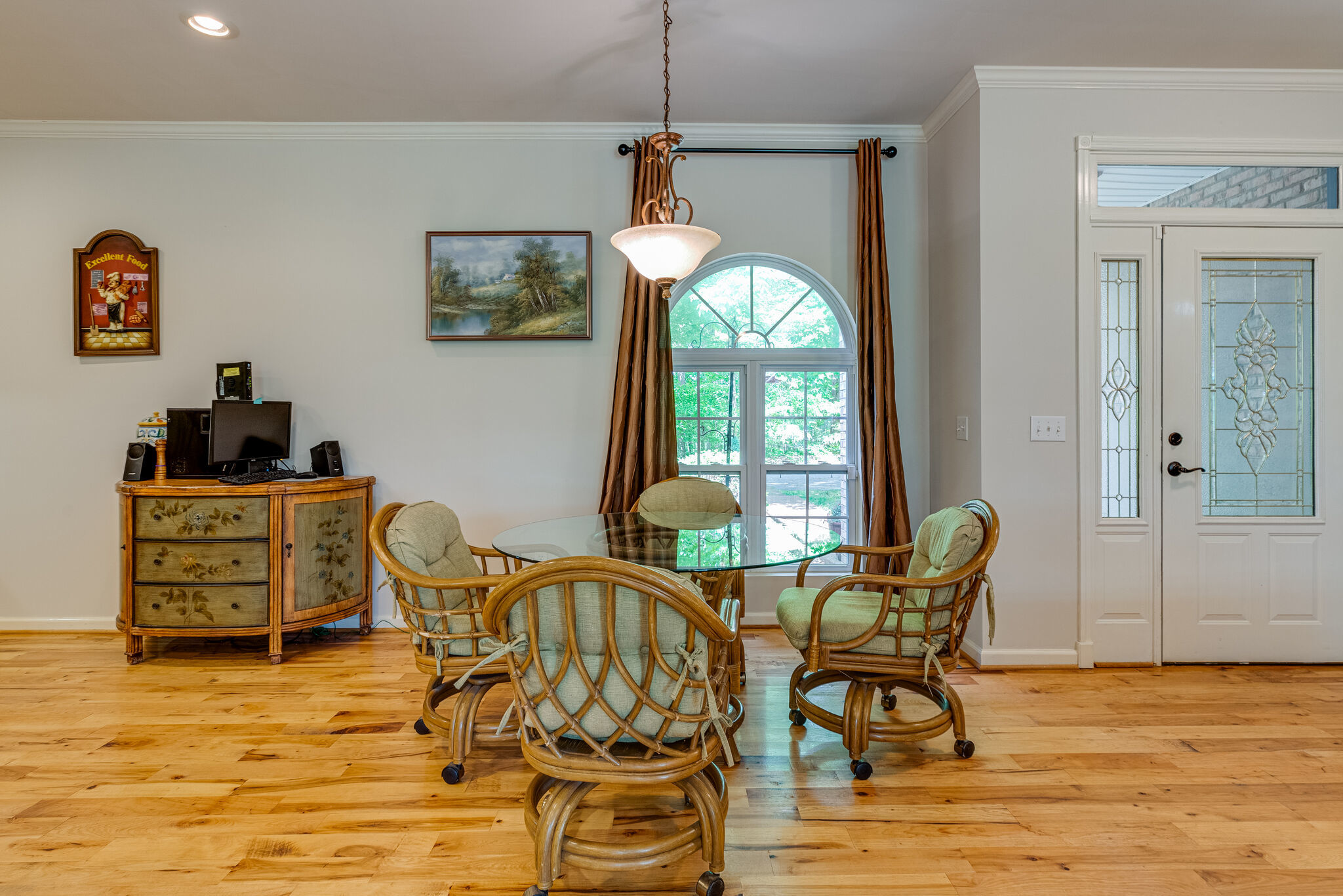 The Country Home Dining Area of the 7107 Wells Cemetery Road, Dickson, Middle TN