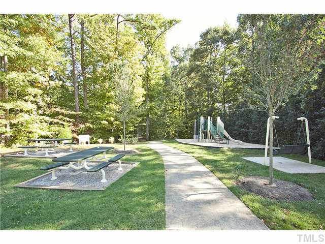 Peace, privacy, and plenty of natural beauty await in the convenient and luxurious Braeloch.