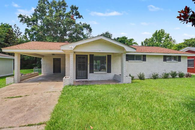 111 Valentine Dr, MS 39560