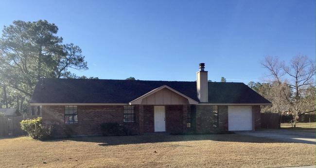 867 Vee St, MS 39532