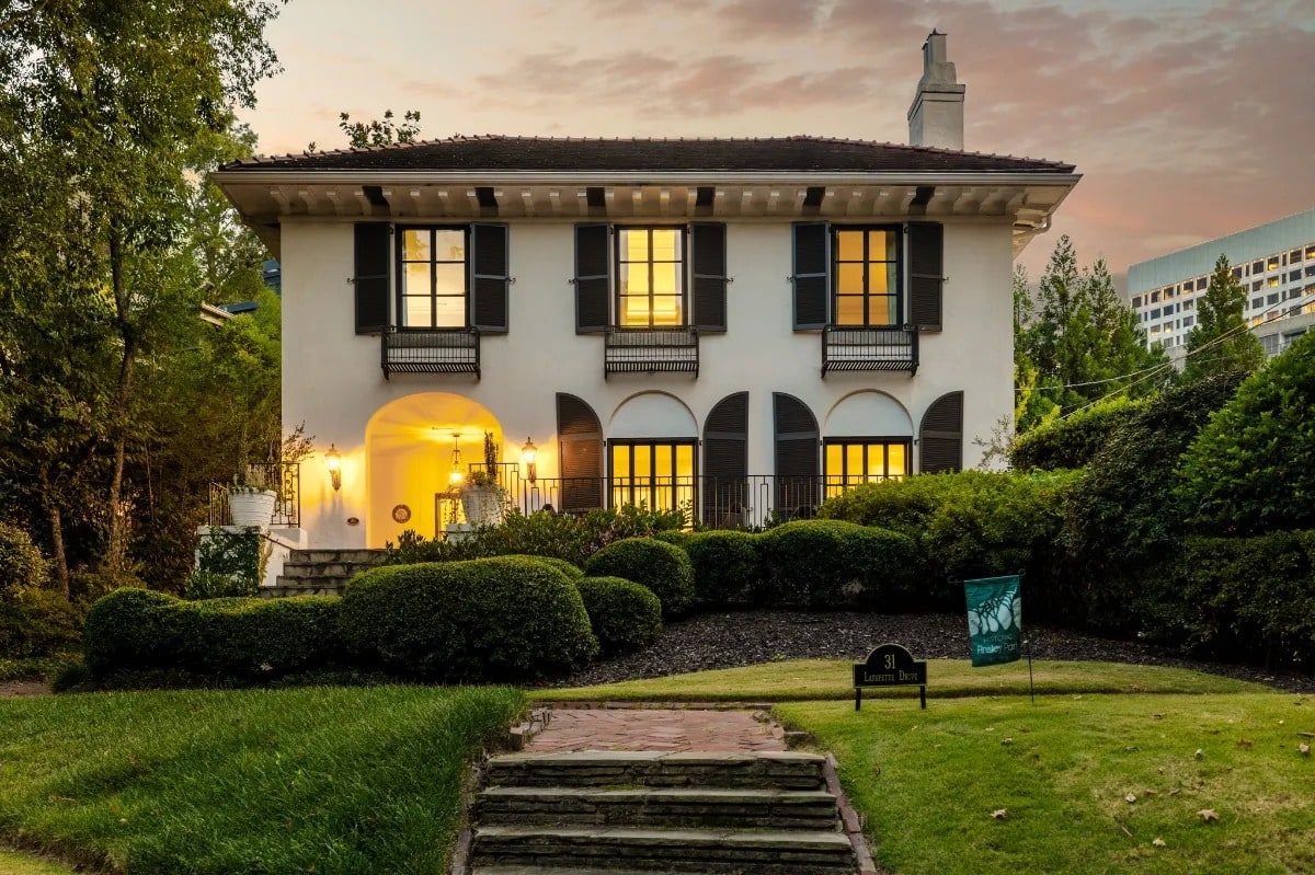 Front entrance of 31 Lafayette Drive NE
