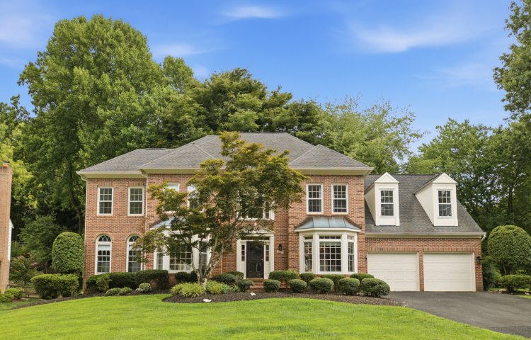 9205 Armetale Court<br> Fairfax Station, VA 22039