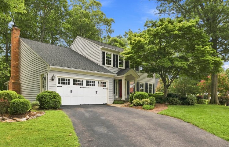 9525 Oak Stream Court<br> Fairfax Station, VA 22039