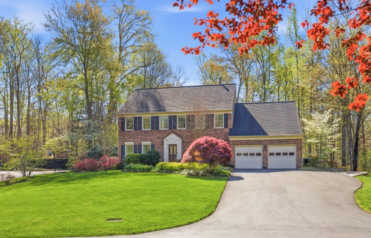 7317 S View Court<br>Fairfax Station, VA 22039