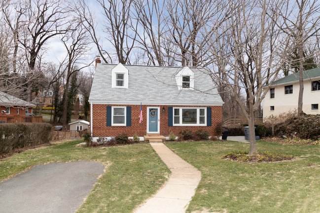 6478 Oakwood Drive, VA 22041