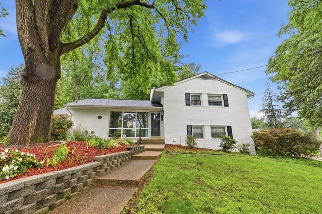 7517 Axton St, VA 22151