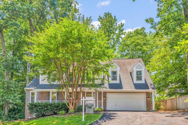 9695 Holly Oak Ct, VA 22039