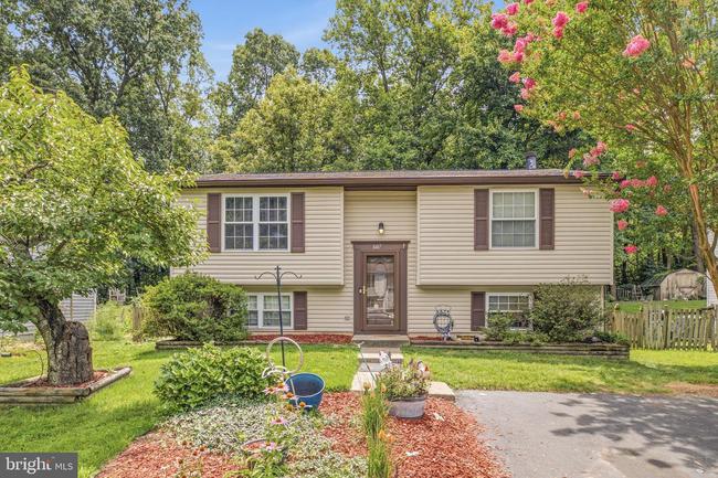 8417 Great Lake Ln, VA 22153